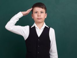 AfD-Schulkodex: Aufstehen zur Begrüßung, wenn der Lehrer das Klassenzimmer betritt