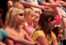 Gemeinsames Singen hat viele positive Effekte. Foto: SupportPDX / flickr (CC BY 2.0)