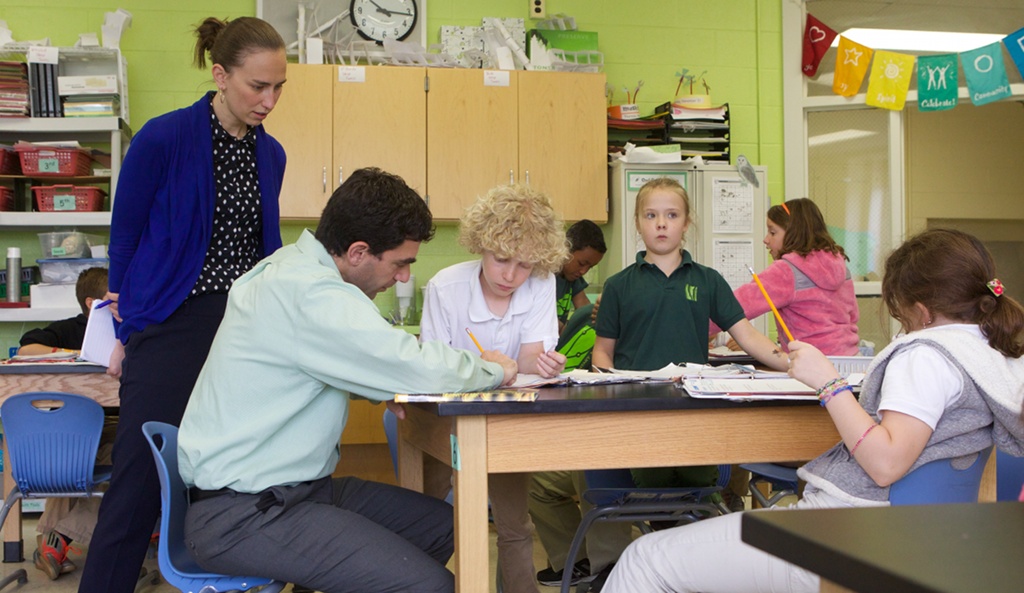 Die Kooperation der beteiligten Lehrer ist eine wesentliche Grundlage damit der Unterricht im Team seine besonderen Wirkungen entfalten kann. Foto: U.S. Department of Education / flickr (CC BY 2.0)